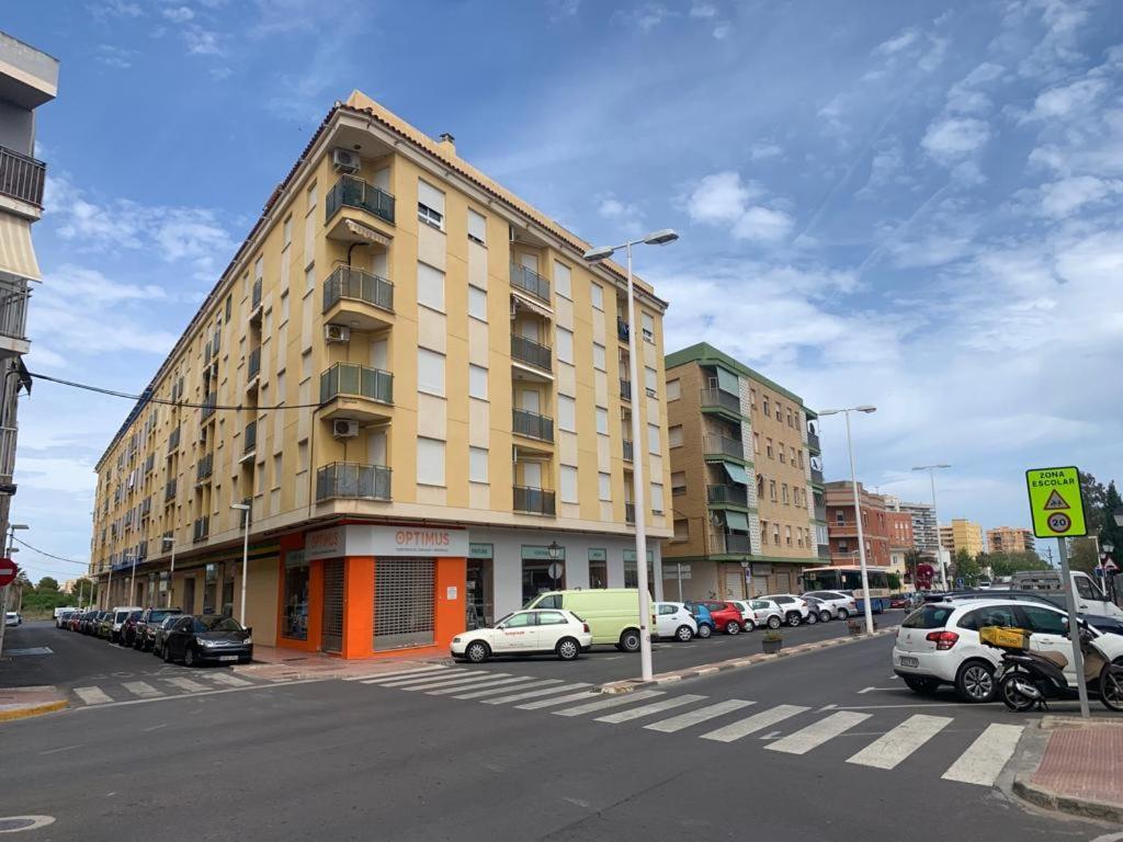 Alquilo Hermoso Apartamento En La Paradisiaca Oropesa Del Mar, 2Habitaciones, 1 Bano, Cocina, Salon, Aire Acondicionado Y Balcon A 400 Metros De La Playa Morro De Gos, Muy Cerca De Supermercados, Comercios Y Bares Zewnętrze zdjęcie