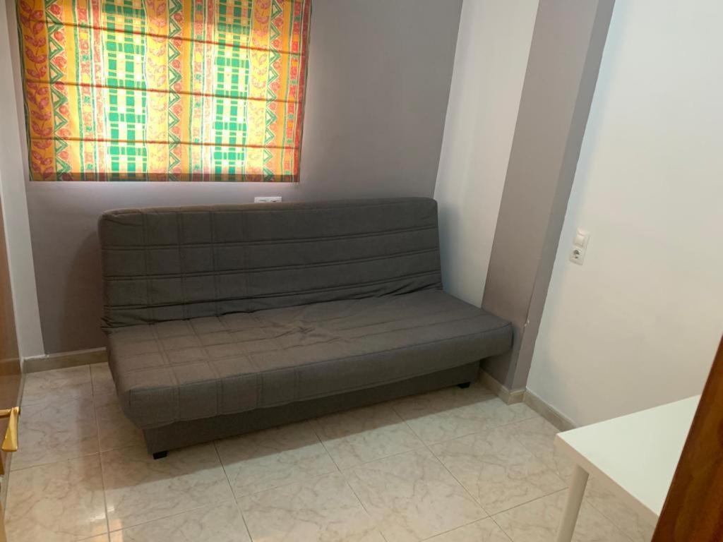 Alquilo Hermoso Apartamento En La Paradisiaca Oropesa Del Mar, 2Habitaciones, 1 Bano, Cocina, Salon, Aire Acondicionado Y Balcon A 400 Metros De La Playa Morro De Gos, Muy Cerca De Supermercados, Comercios Y Bares Zewnętrze zdjęcie
